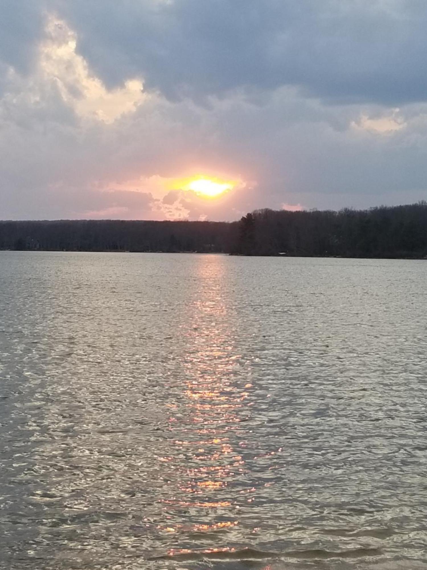 Serenity And Fun All In One In This Cozy Pocono Cabin جيم ثورب المظهر الخارجي الصورة